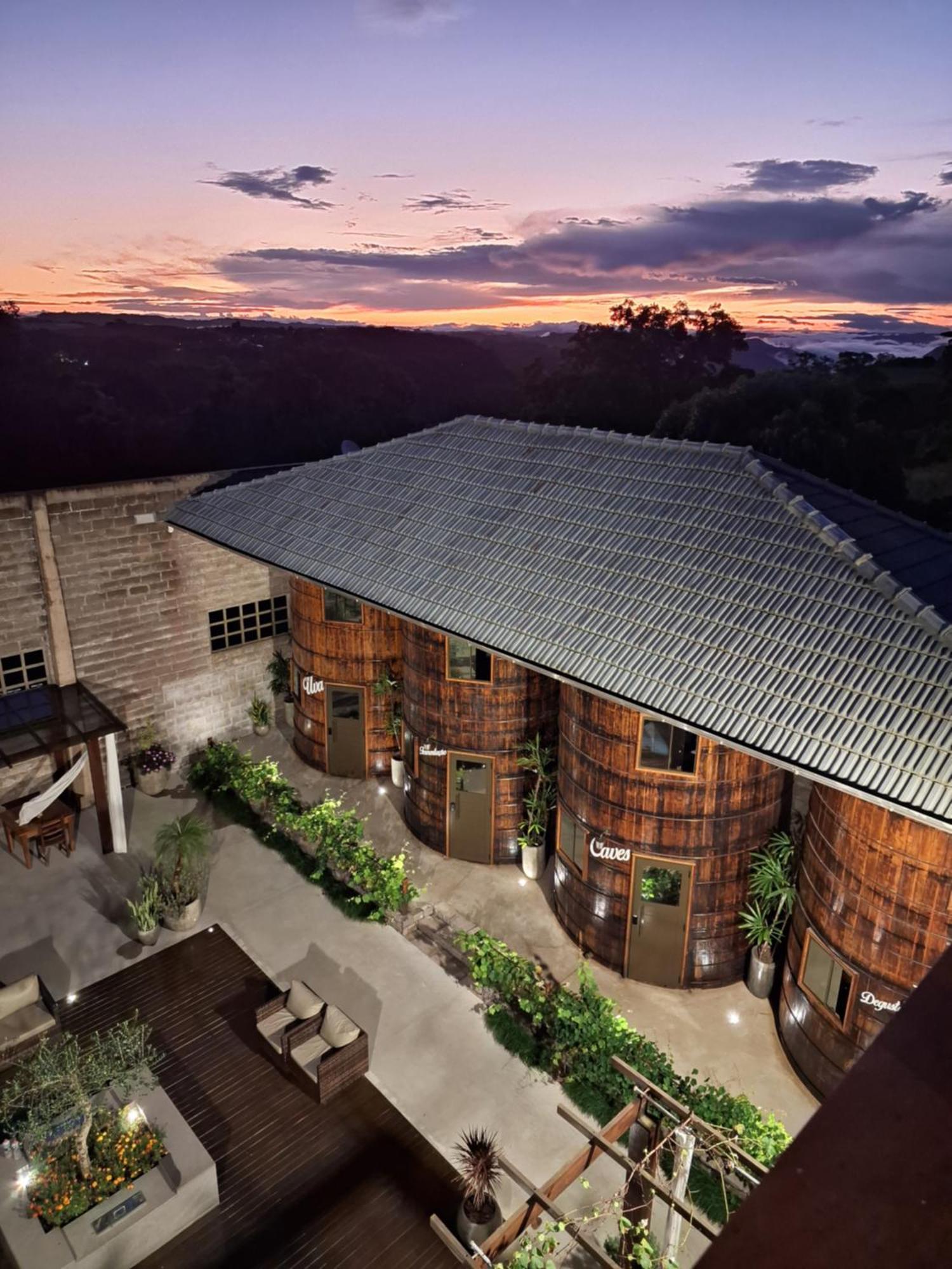 Villa Vinicolla Hospedagem Conceito เบงโต กองซัลเวส ภายนอก รูปภาพ