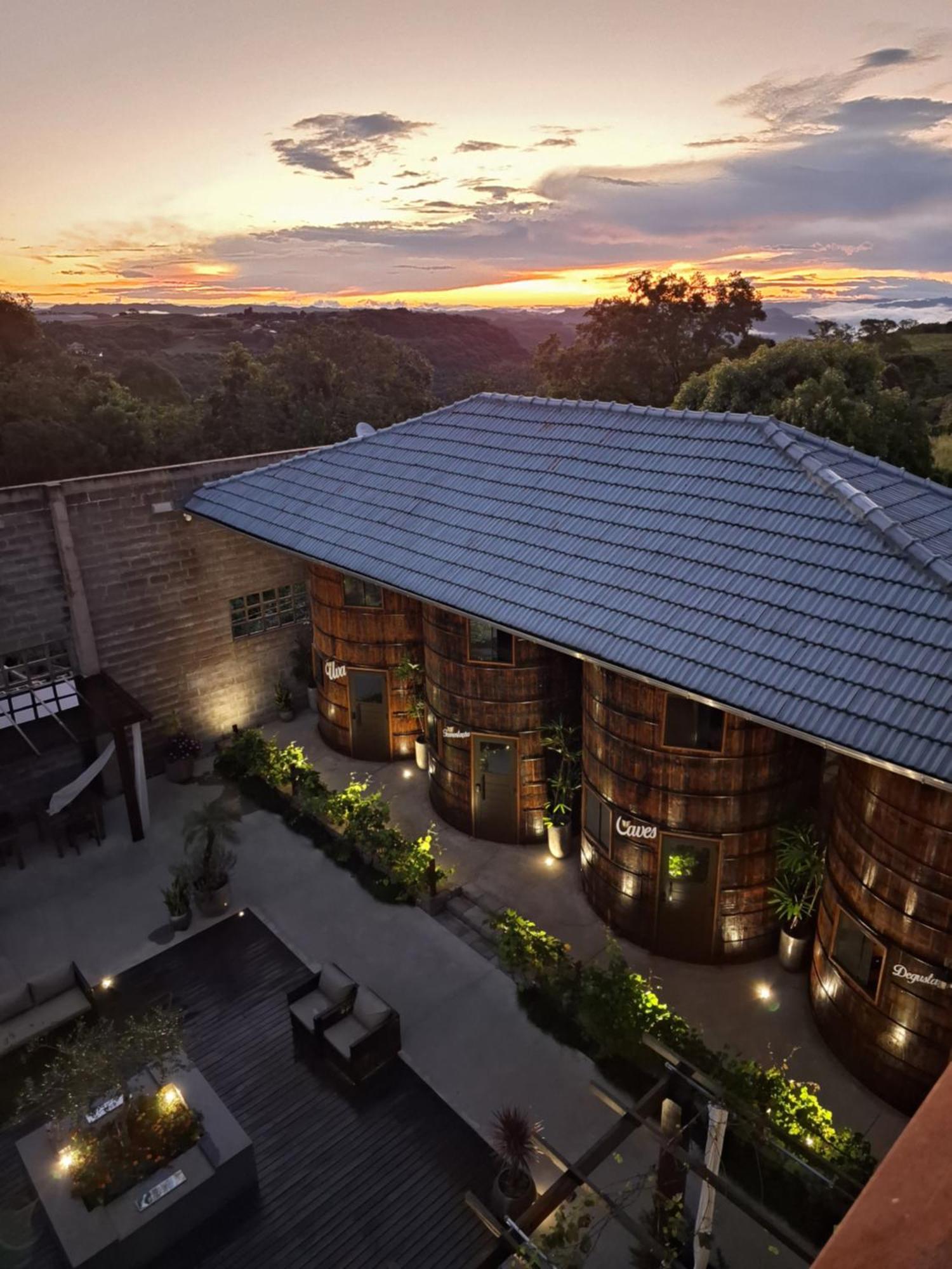 Villa Vinicolla Hospedagem Conceito เบงโต กองซัลเวส ภายนอก รูปภาพ