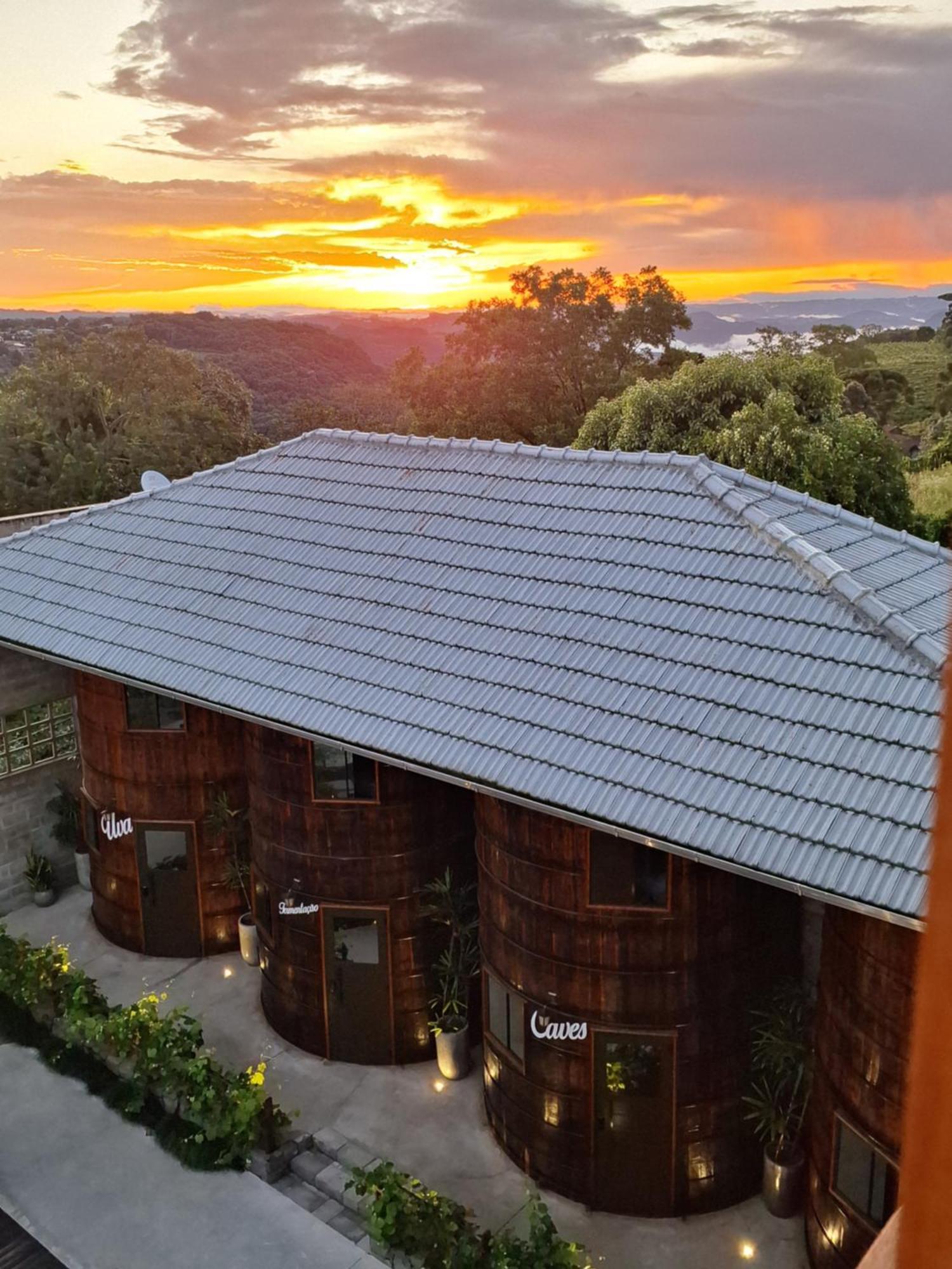 Villa Vinicolla Hospedagem Conceito เบงโต กองซัลเวส ภายนอก รูปภาพ